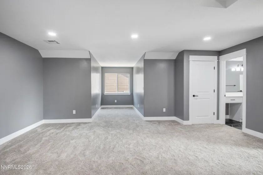 Upper level Bonus room area with 2 bedrooms and full bathroom