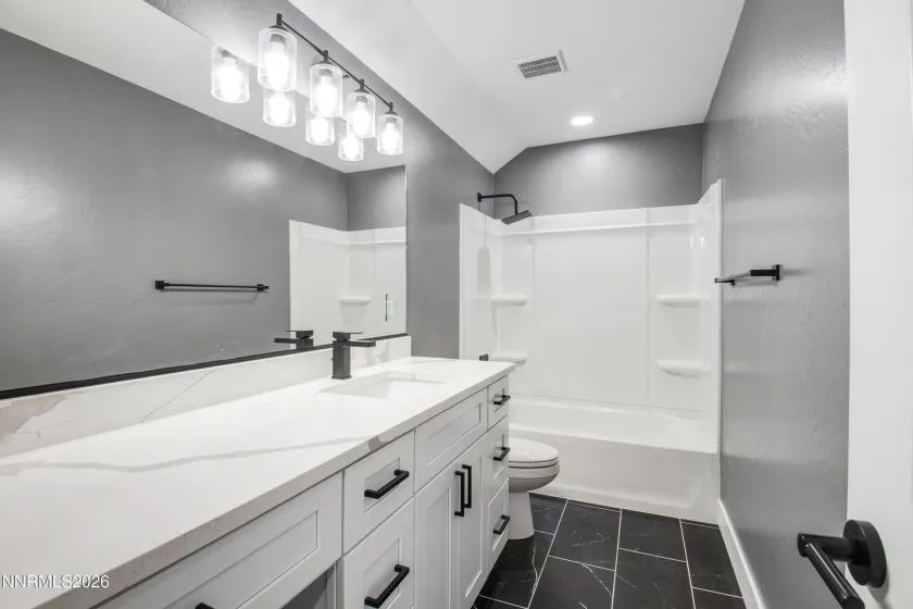 Upper guest bathroom
