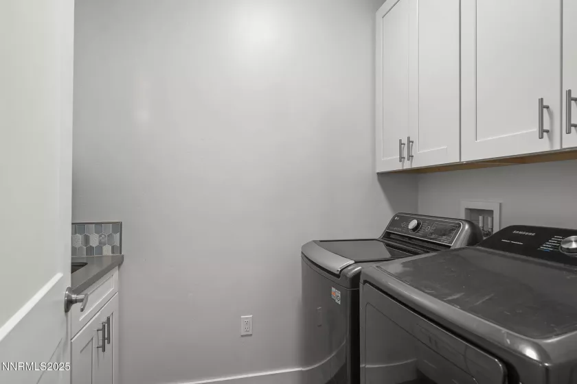 122 Denio, Dayton, Nevada 89403, 5 Bedrooms Bedrooms, ,4 BathroomsBathrooms,Residential,Residential,Denio,250055764