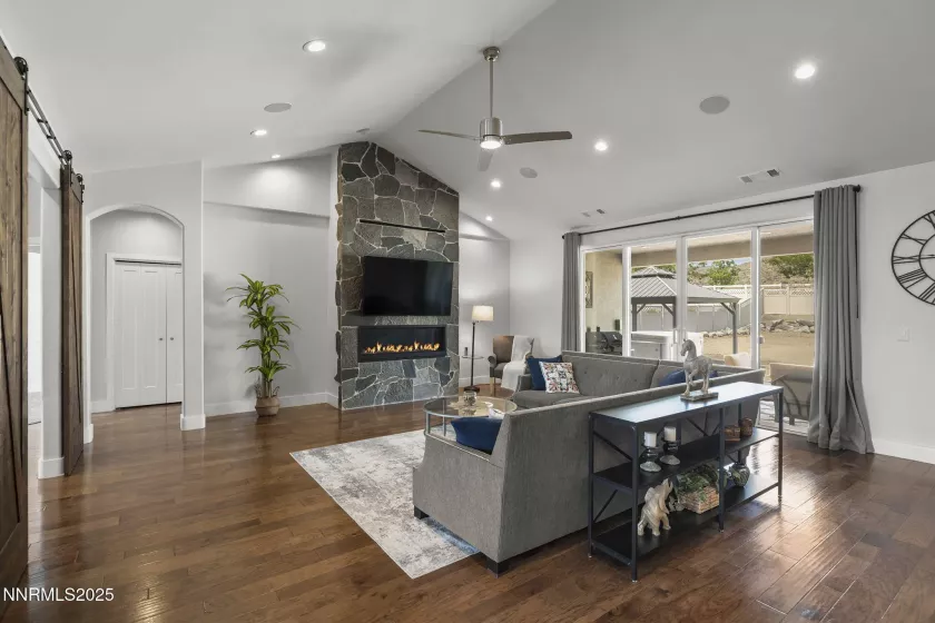 122 Denio, Dayton, Nevada 89403, 5 Bedrooms Bedrooms, ,4 BathroomsBathrooms,Residential,Residential,Denio,250055764