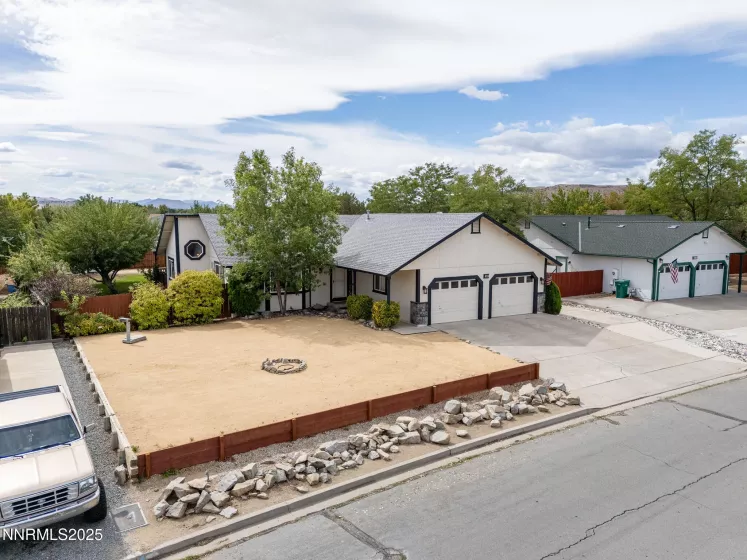 160 Ember, Sparks, Nevada 89436, 3 Bedrooms Bedrooms, ,2 BathroomsBathrooms,Residential,Residential,Ember,250055766