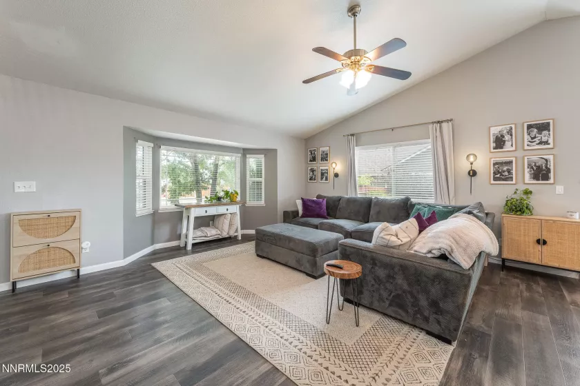 160 Ember, Sparks, Nevada 89436, 3 Bedrooms Bedrooms, ,2 BathroomsBathrooms,Residential,Residential,Ember,250055766