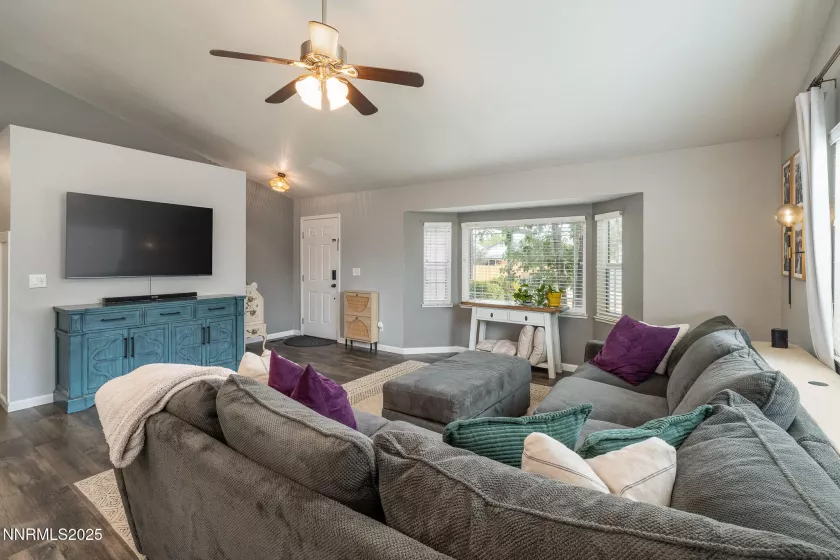 160 Ember, Sparks, Nevada 89436, 3 Bedrooms Bedrooms, ,2 BathroomsBathrooms,Residential,Residential,Ember,250055766