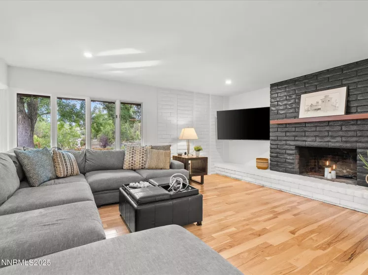 3175 Idlewild, Reno, Nevada 89509, 4 Bedrooms Bedrooms, ,3 BathroomsBathrooms,Residential,Residential,Idlewild,250055771