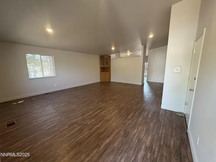 6270 Chinook, Sun Valley, Nevada 89433, 3 Bedrooms Bedrooms, ,2 BathroomsBathrooms,Residential,Residential,Chinook,250055773