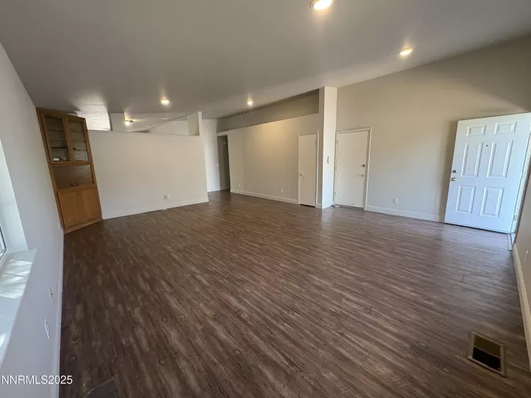 6270 Chinook, Sun Valley, Nevada 89433, 3 Bedrooms Bedrooms, ,2 BathroomsBathrooms,Residential,Residential,Chinook,250055773