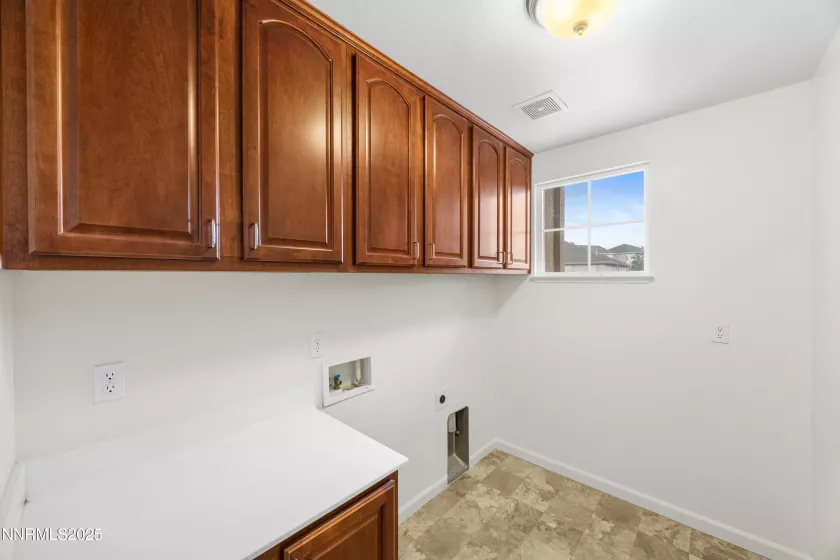 1255 Silver Crest, Reno, Nevada 89523, 4 Bedrooms Bedrooms, ,3 BathroomsBathrooms,Residential,Residential,Silver Crest,250055776