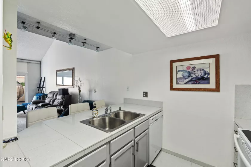 8820 Dixon, Reno, Nevada 89511, 3 Bedrooms Bedrooms, ,2 BathroomsBathrooms,Residential,Residential,Dixon,250055778