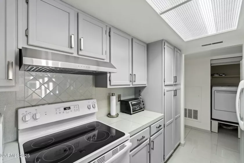 8820 Dixon, Reno, Nevada 89511, 3 Bedrooms Bedrooms, ,2 BathroomsBathrooms,Residential,Residential,Dixon,250055778