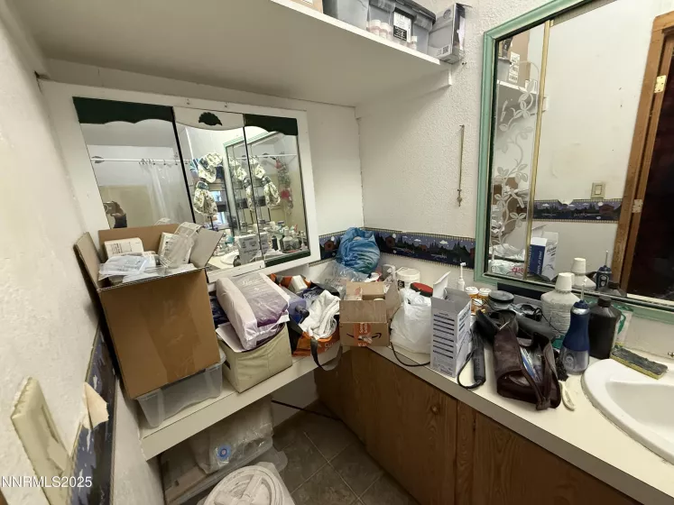140 Shane, Reno, Nevada 89506, 3 Bedrooms Bedrooms, ,2 BathroomsBathrooms,Residential,Residential,Shane,250055792