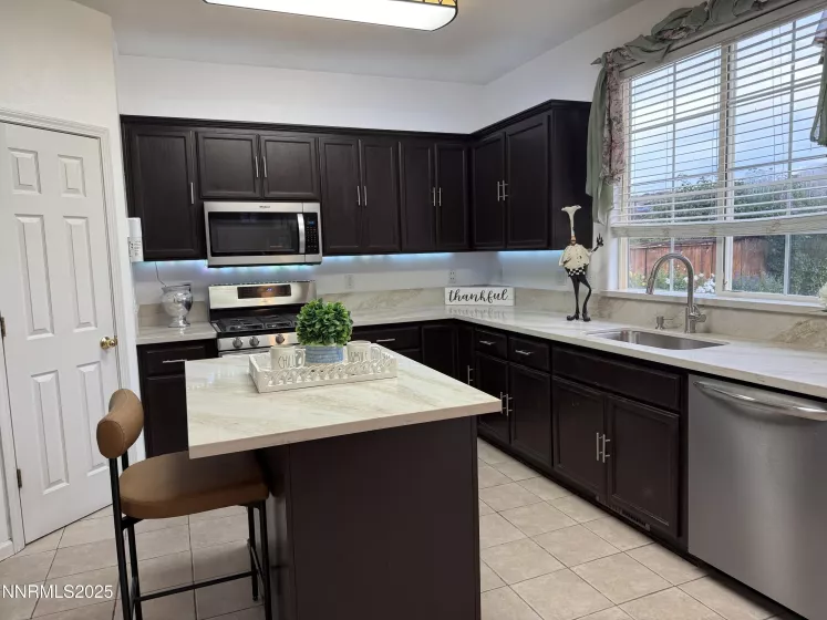2594 San Remo, Sparks, Nevada 89434, 4 Bedrooms Bedrooms, ,3 BathroomsBathrooms,Residential,Residential,San Remo,250055796