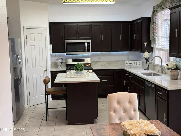 2594 San Remo, Sparks, Nevada 89434, 4 Bedrooms Bedrooms, ,3 BathroomsBathrooms,Residential,Residential,San Remo,250055796