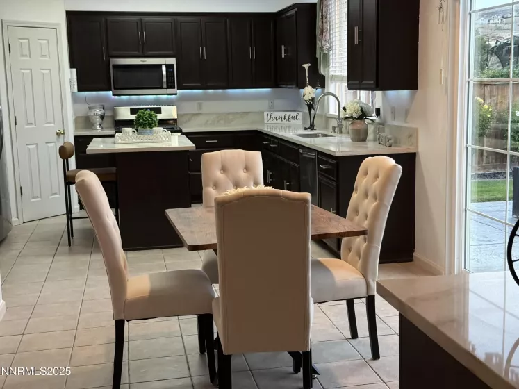 2594 San Remo, Sparks, Nevada 89434, 4 Bedrooms Bedrooms, ,3 BathroomsBathrooms,Residential,Residential,San Remo,250055796