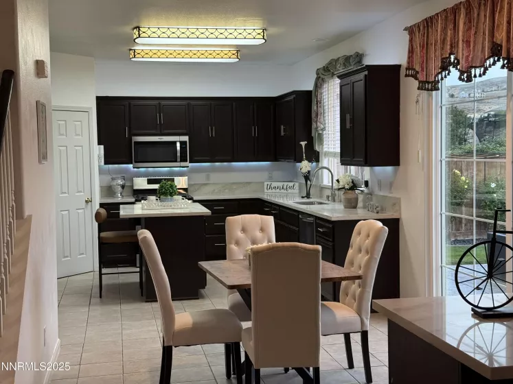 2594 San Remo, Sparks, Nevada 89434, 4 Bedrooms Bedrooms, ,3 BathroomsBathrooms,Residential,Residential,San Remo,250055796