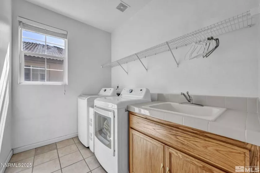 2594 San Remo, Sparks, Nevada 89434, 4 Bedrooms Bedrooms, ,3 BathroomsBathrooms,Residential,Residential,San Remo,250055796