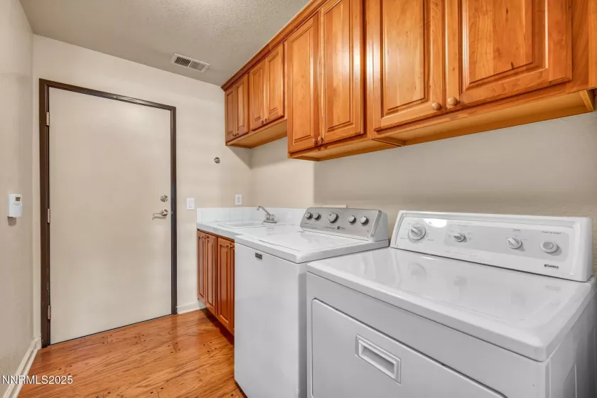 9900 Wilbur May, Reno, Nevada 89521, 2 Bedrooms Bedrooms, ,2 BathroomsBathrooms,Residential,Residential,Wilbur May,250050664