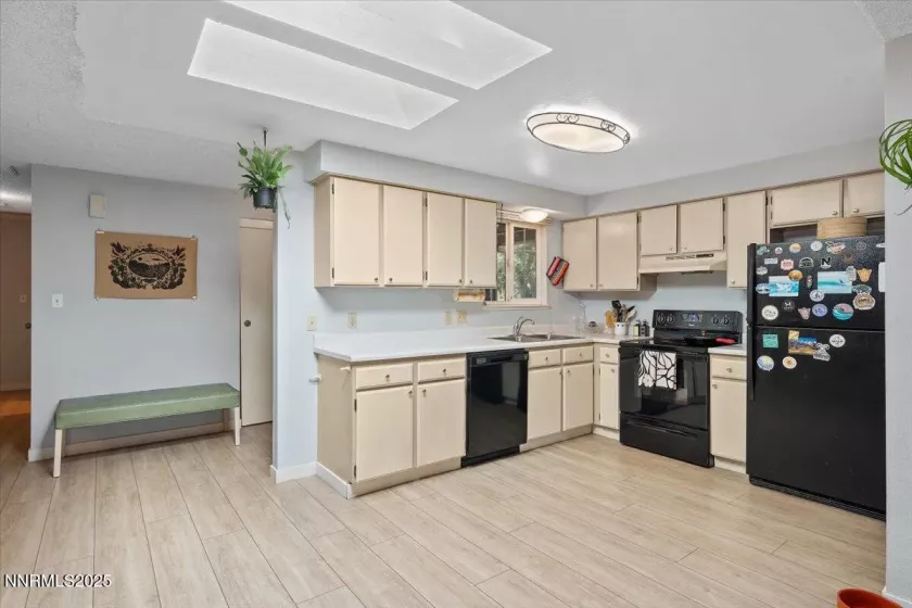 3040 Chavez, Reno, Nevada 89502, 3 Bedrooms Bedrooms, ,2 BathroomsBathrooms,Residential,Residential,Chavez,250055800