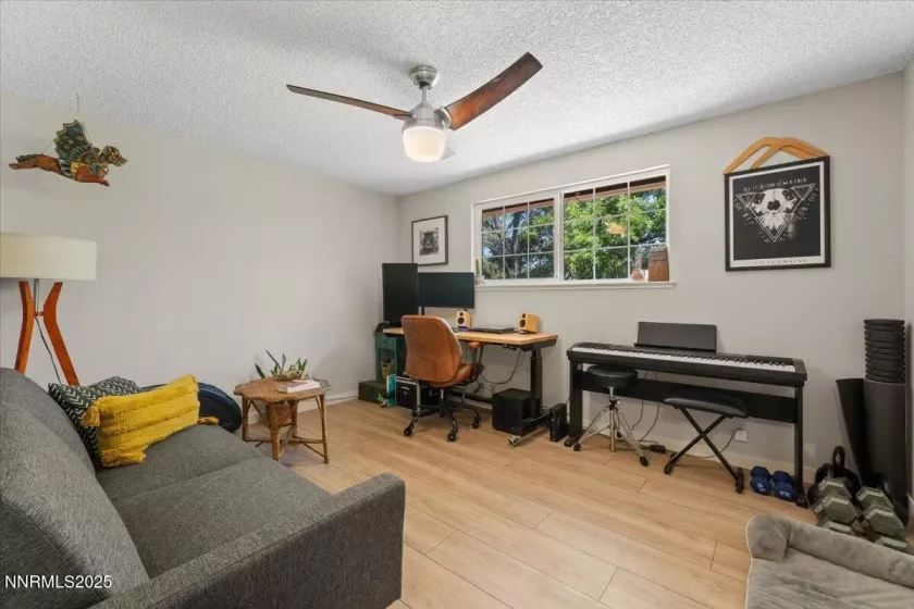 3040 Chavez, Reno, Nevada 89502, 3 Bedrooms Bedrooms, ,2 BathroomsBathrooms,Residential,Residential,Chavez,250055800