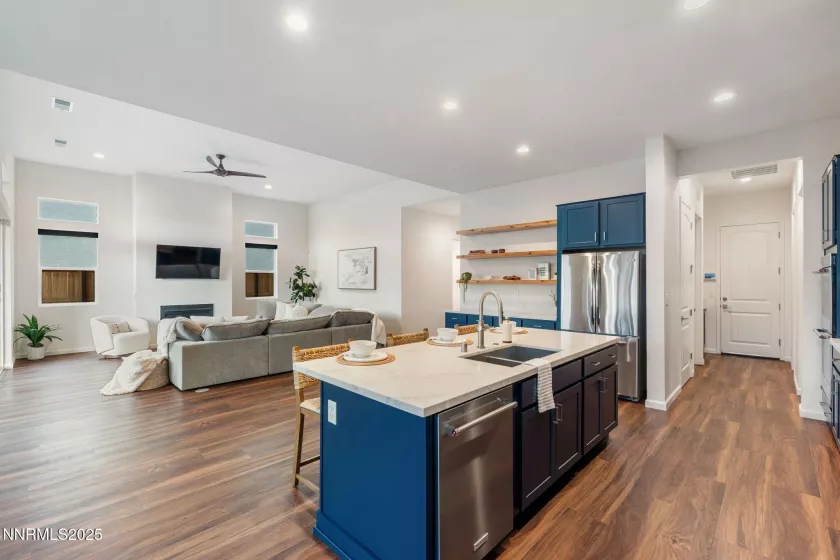 7415 Hoback, Sparks, Nevada 89436, 2 Bedrooms Bedrooms, ,3 BathroomsBathrooms,Residential,Residential,Hoback,250050961