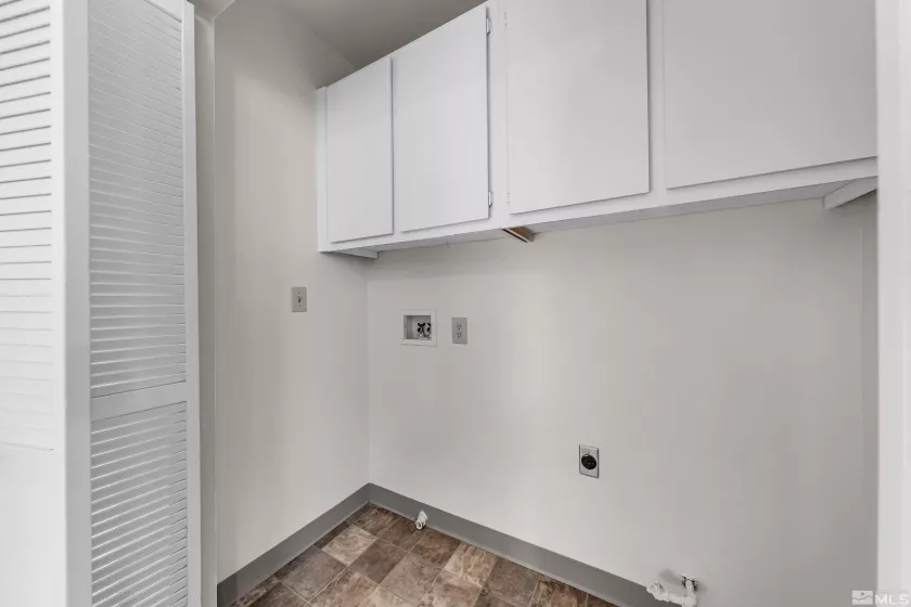 4071 Snowshoe, Reno, Nevada 89502, 2 Bedrooms Bedrooms, ,3 BathroomsBathrooms,Residential,Residential,Snowshoe,250004243