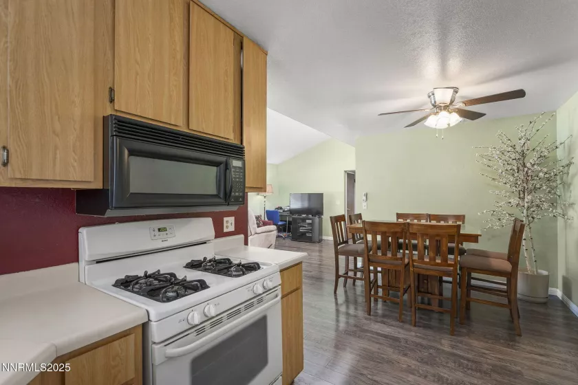 2407 Sunny Slope, Sparks, Nevada 89434, 1 Bedroom Bedrooms, ,1 BathroomBathrooms,Residential,Residential,Sunny Slope,250055803