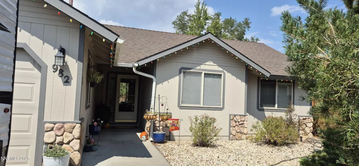 982 Starleaf, Carson City, Nevada 89705, 3 Bedrooms Bedrooms, ,2 BathroomsBathrooms,Residential,Residential,Starleaf,250055819