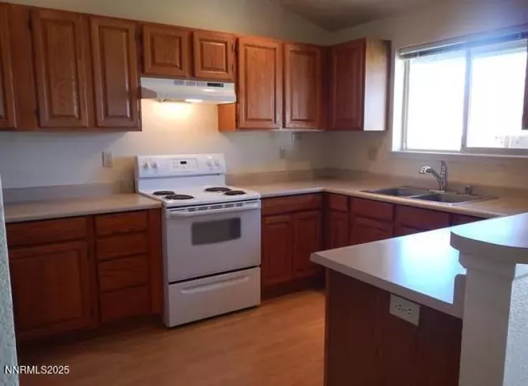 982 Starleaf, Carson City, Nevada 89705, 3 Bedrooms Bedrooms, ,2 BathroomsBathrooms,Residential,Residential,Starleaf,250055819