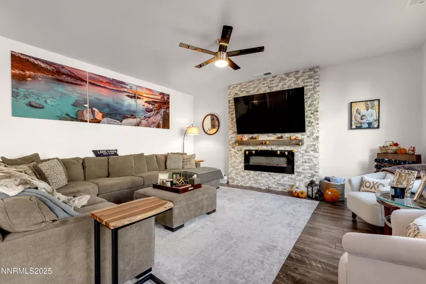 1899 Star Bright, Reno, Nevada 89523, 4 Bedrooms Bedrooms, ,3 BathroomsBathrooms,Residential,Residential,Star Bright,250055820