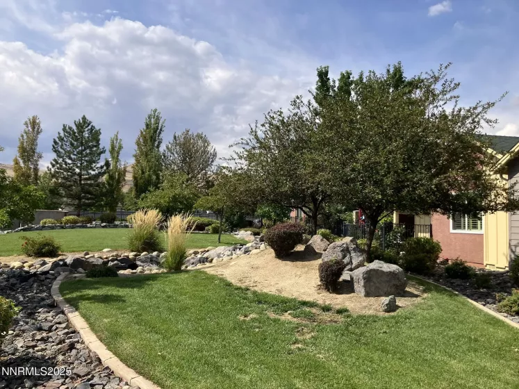 5651 Hunting Creek, Sparks, Nevada 89436, 2 Bedrooms Bedrooms, ,2 BathroomsBathrooms,Residential,Residential,Hunting Creek,250055824