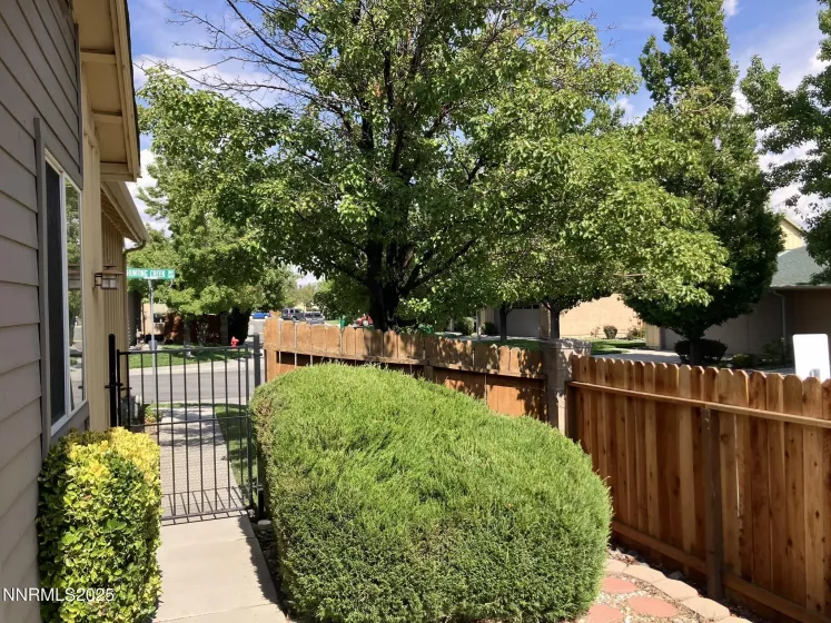 5651 Hunting Creek, Sparks, Nevada 89436, 2 Bedrooms Bedrooms, ,2 BathroomsBathrooms,Residential,Residential,Hunting Creek,250055824