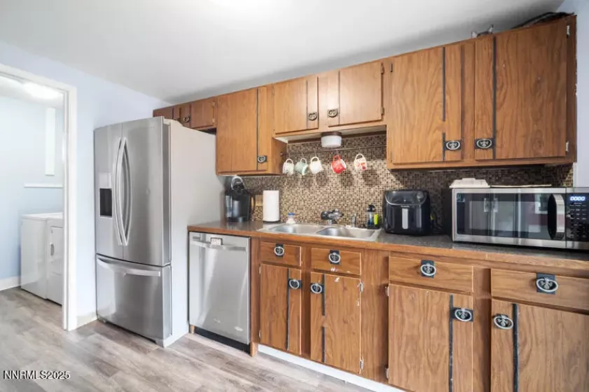 1777 York, Sparks, Nevada 89431, 2 Bedrooms Bedrooms, ,2 BathroomsBathrooms,Residential,Residential,York,250055828