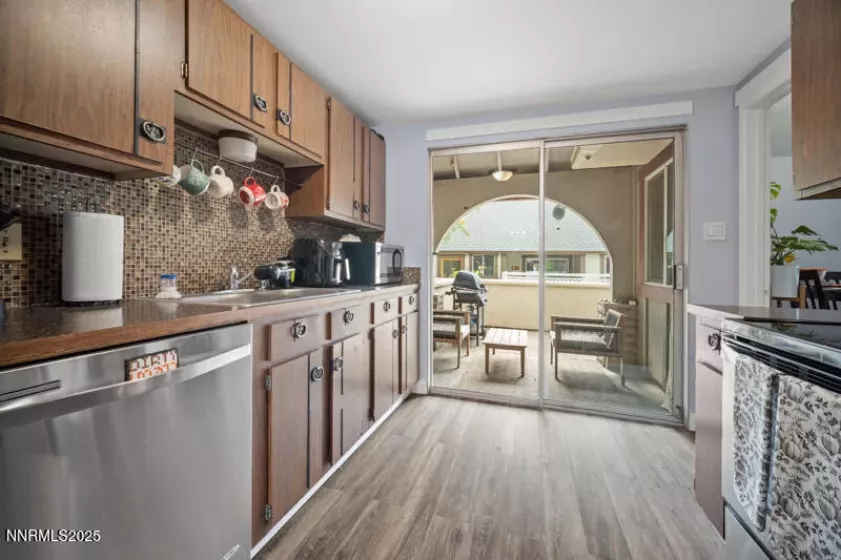 1777 York, Sparks, Nevada 89431, 2 Bedrooms Bedrooms, ,2 BathroomsBathrooms,Residential,Residential,York,250055828