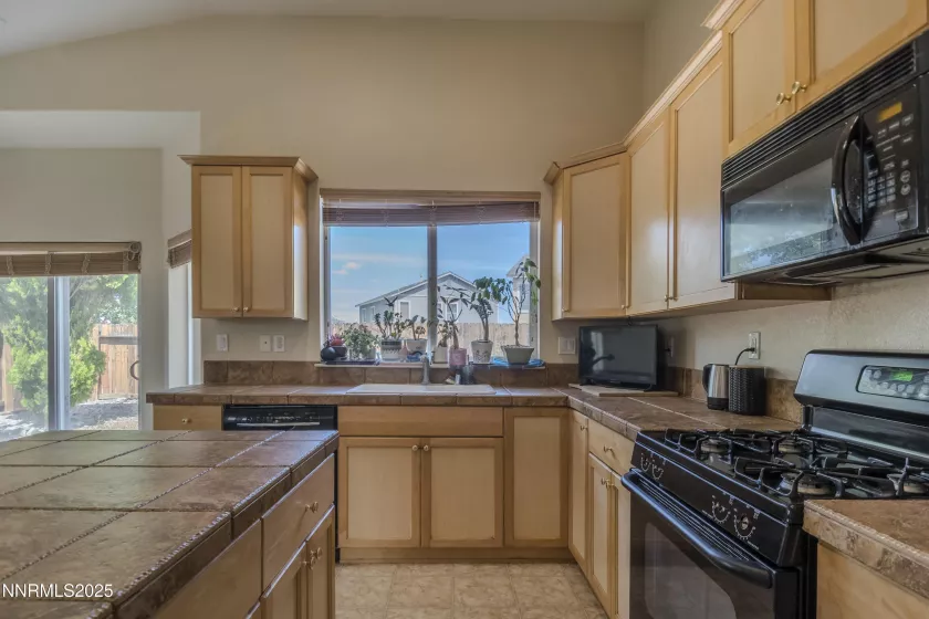 288 Fallen Leaf, Fernley, Nevada 89408, 3 Bedrooms Bedrooms, ,2 BathroomsBathrooms,Residential,Residential,Fallen Leaf,250055830