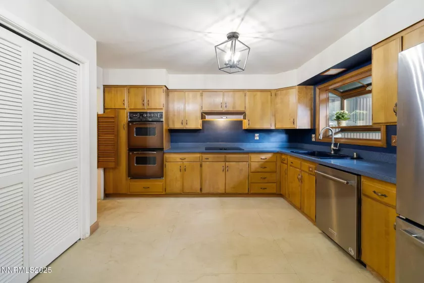 1580 Mt Rose, Reno, Nevada 89509, 3 Bedrooms Bedrooms, ,2 BathroomsBathrooms,Residential,Residential,Mt Rose,250055834