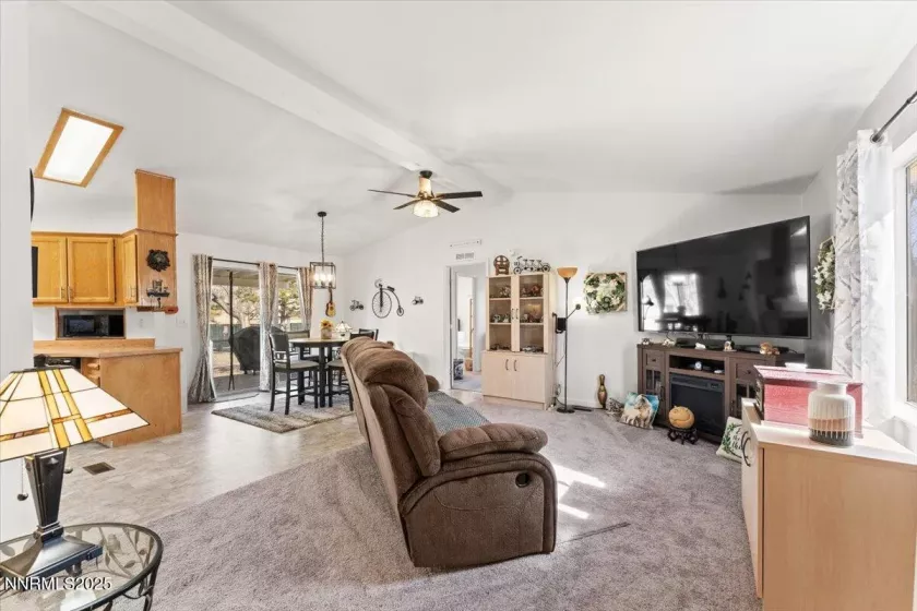 418 Rue De La Rouge, Sparks, Nevada 89434, 2 Bedrooms Bedrooms, ,2 BathroomsBathrooms,Residential,Residential,Rue De La Rouge,250055838