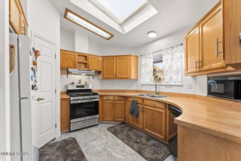 418 Rue De La Rouge, Sparks, Nevada 89434, 2 Bedrooms Bedrooms, ,2 BathroomsBathrooms,Residential,Residential,Rue De La Rouge,250055838