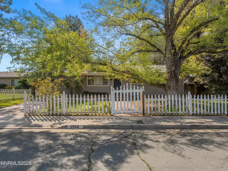 1968 Marian, Carson City, Nevada 89706, 3 Bedrooms Bedrooms, ,2 BathroomsBathrooms,Residential,Residential,Marian,250055842