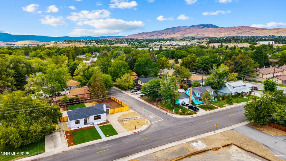 625 Hunter Lake, Reno, Nevada 89509, 4 Bedrooms Bedrooms, ,3 BathroomsBathrooms,Residential,Residential,Hunter Lake,250055821