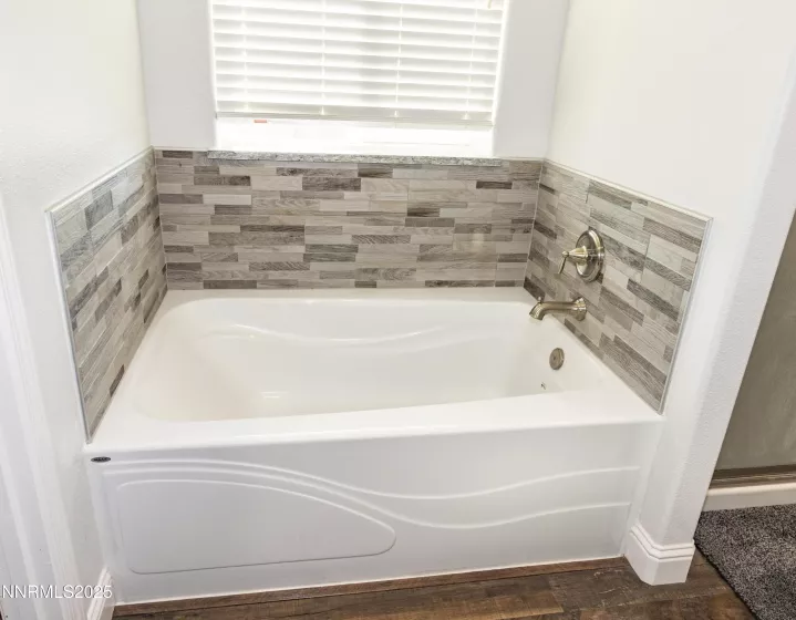 529 Saddle Horn Way, Fernley, Nevada 89408, 4 Bedrooms Bedrooms, ,2 BathroomsBathrooms,Residential,Residential,Saddle Horn Way,250055845