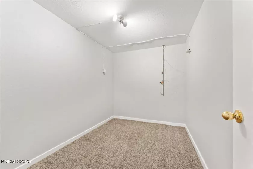 1800 Carlin, Reno, Nevada 89503, 5 Bedrooms Bedrooms, ,3 BathroomsBathrooms,Residential,Residential,Carlin,250055847