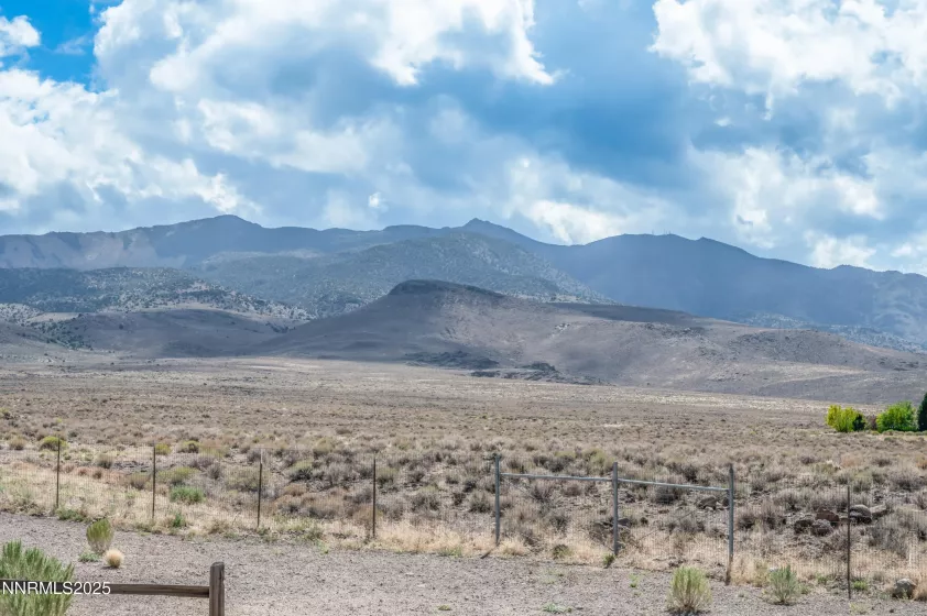 255 Hiko, Dayton, Nevada 89403, 4 Bedrooms Bedrooms, ,3 BathroomsBathrooms,Residential,Residential,Hiko,250055848