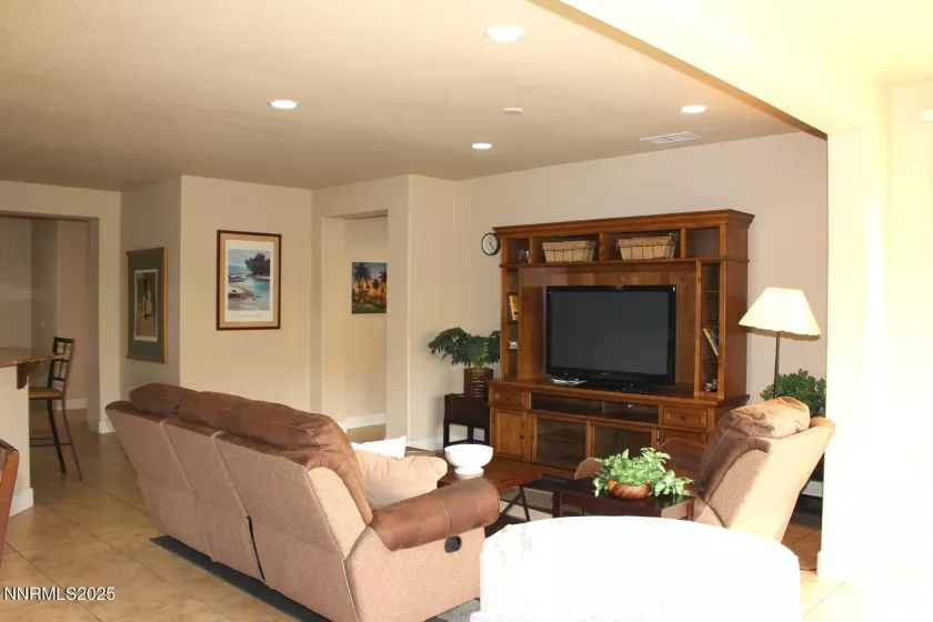 1124 Dutch Hollow, Reno, Nevada 89523, 3 Bedrooms Bedrooms, ,2 BathroomsBathrooms,Residential,Residential,Dutch Hollow,250055849