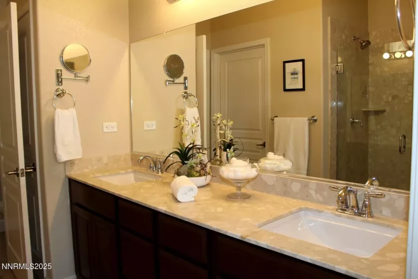 1124 Dutch Hollow, Reno, Nevada 89523, 3 Bedrooms Bedrooms, ,2 BathroomsBathrooms,Residential,Residential,Dutch Hollow,250055849