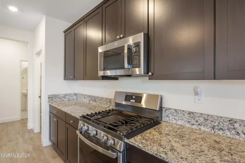 Gas cooktop