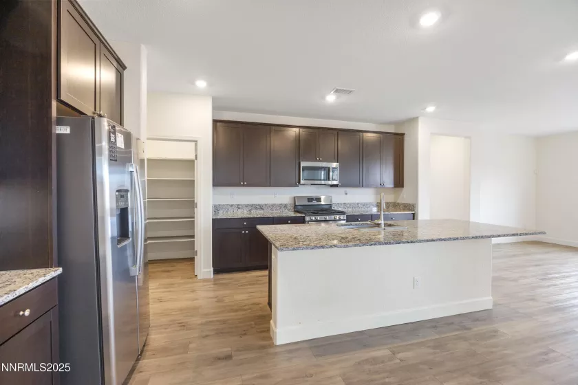 6338 Red Stable, Sparks, Nevada 89436, 4 Bedrooms Bedrooms, ,3 BathroomsBathrooms,Residential Lease,Manufactured,Red Stable,250055859