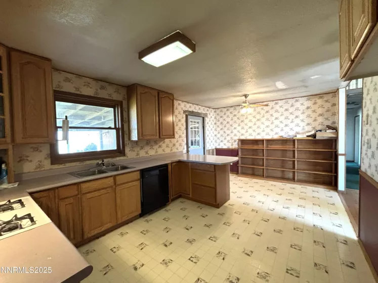 2115 Maryjo, Battle Mountain, Nevada 89820, 3 Bedrooms Bedrooms, ,3 BathroomsBathrooms,Residential,Residential,Maryjo,250055861