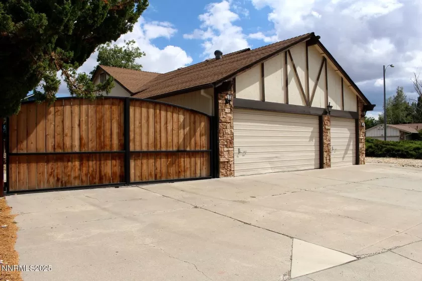 2002 Tangerine, Sparks, Nevada 89434, 3 Bedrooms Bedrooms, ,2 BathroomsBathrooms,Residential,Residential,Tangerine,250055866