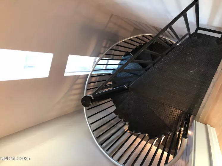 343 Mount Rose St. virtually staged dining room