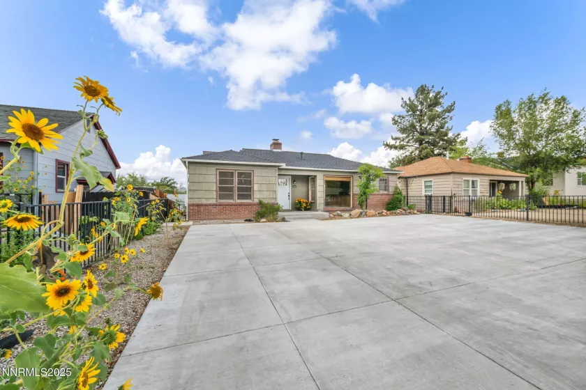 343 Mount Rose St virtually staged living room