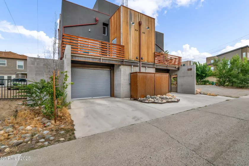 347 Mount Rose St front of duplex